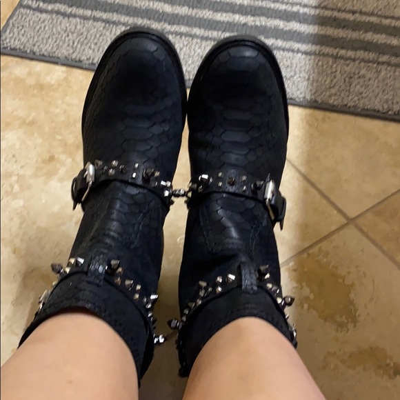 Sam Edelman snake embossed Adele boots 8.5 - Picture 2 of 11